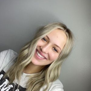 Meet your Posher, Carissa